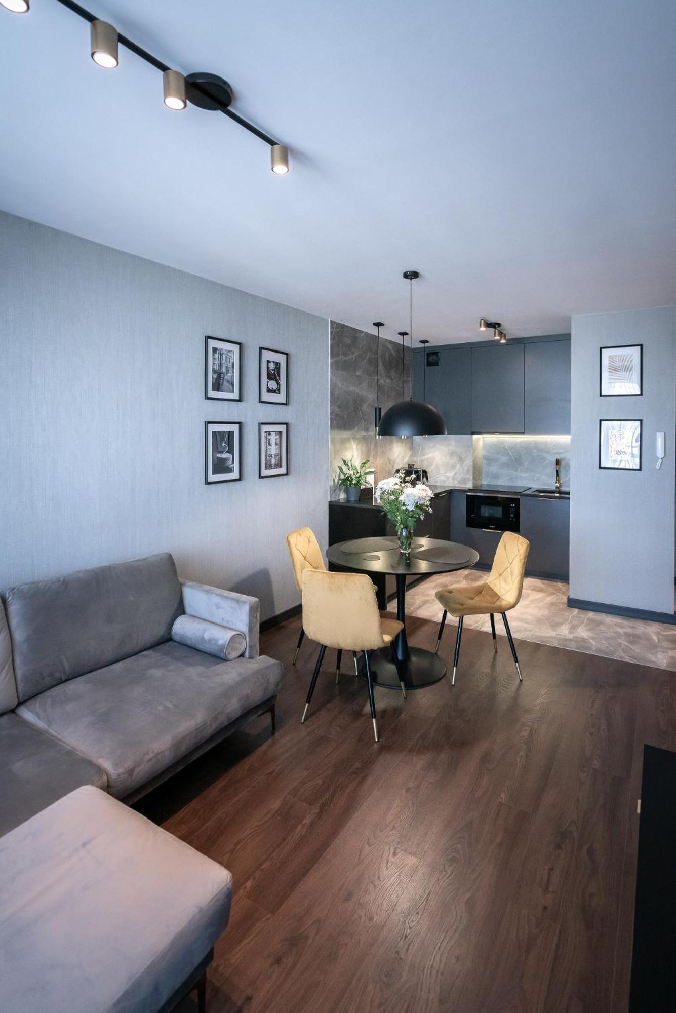 Noche Apartamenty Premium Biała Podlaska Esterno foto